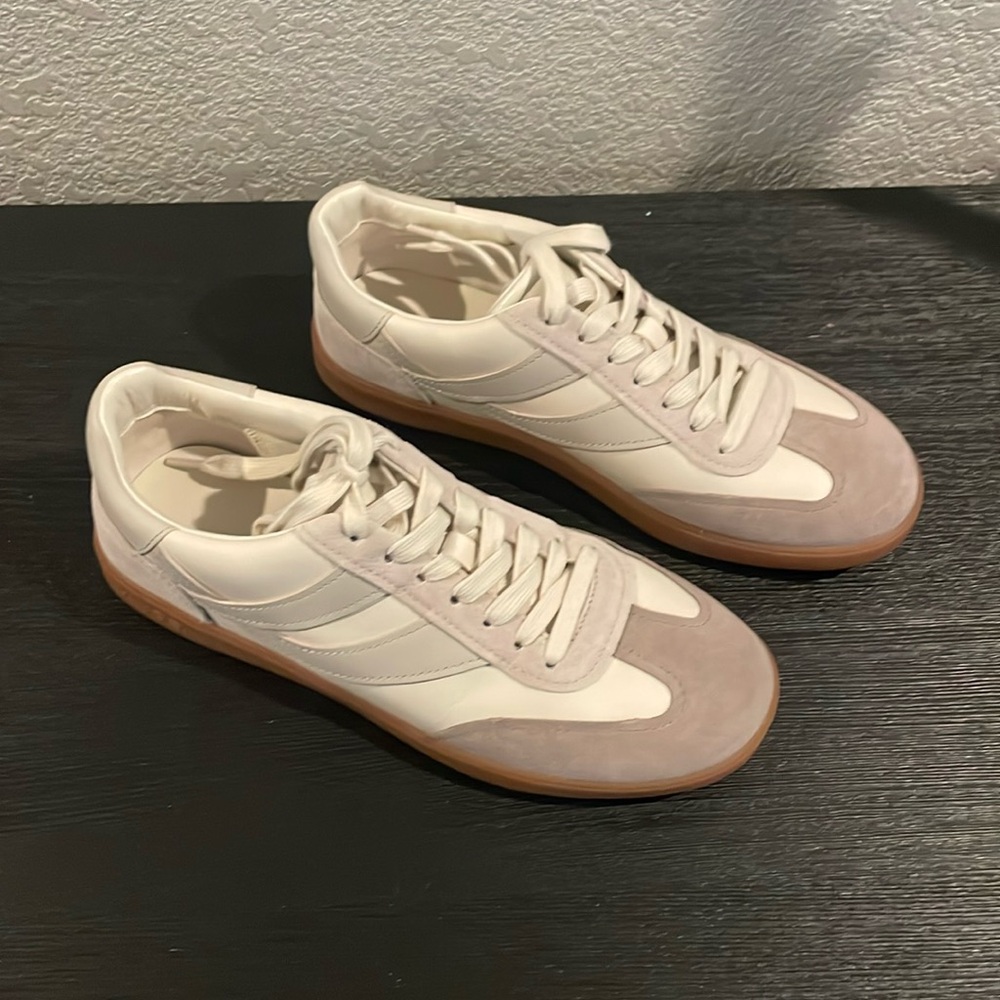 Bought sambas and decided to sell these, never worn. Perfect condition